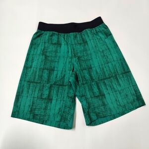Lululemon Athletic Men's Green Shorts